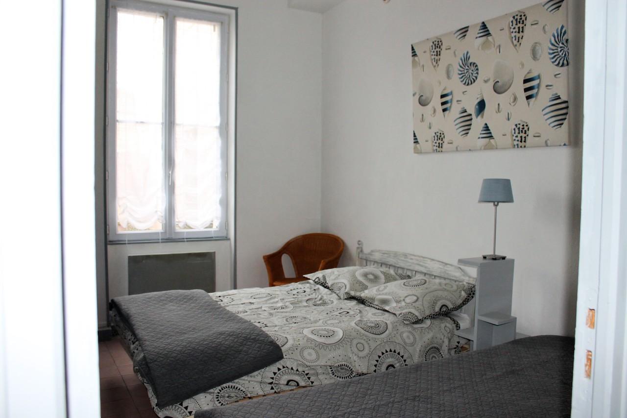 un lit double + un lit simple